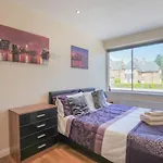 Stylish Modern Newly Built Apartment 15 Min From City Centre