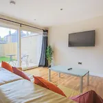 Stylish Modern Newly Built Apartment 15 Min From City Centre