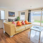 Stylish Modern Newly Built Apartment 15 Min From City Centre
