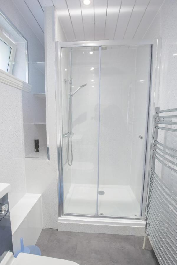 Stylish Modern Newly Built 15 Min From Centre * Édimbourg