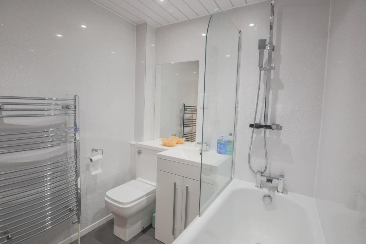 Stylish Modern Newly Built 15 Min From Centre Appartement *